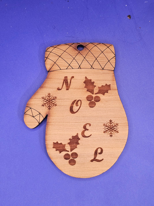 Mitten (noel) Cedar Ornament